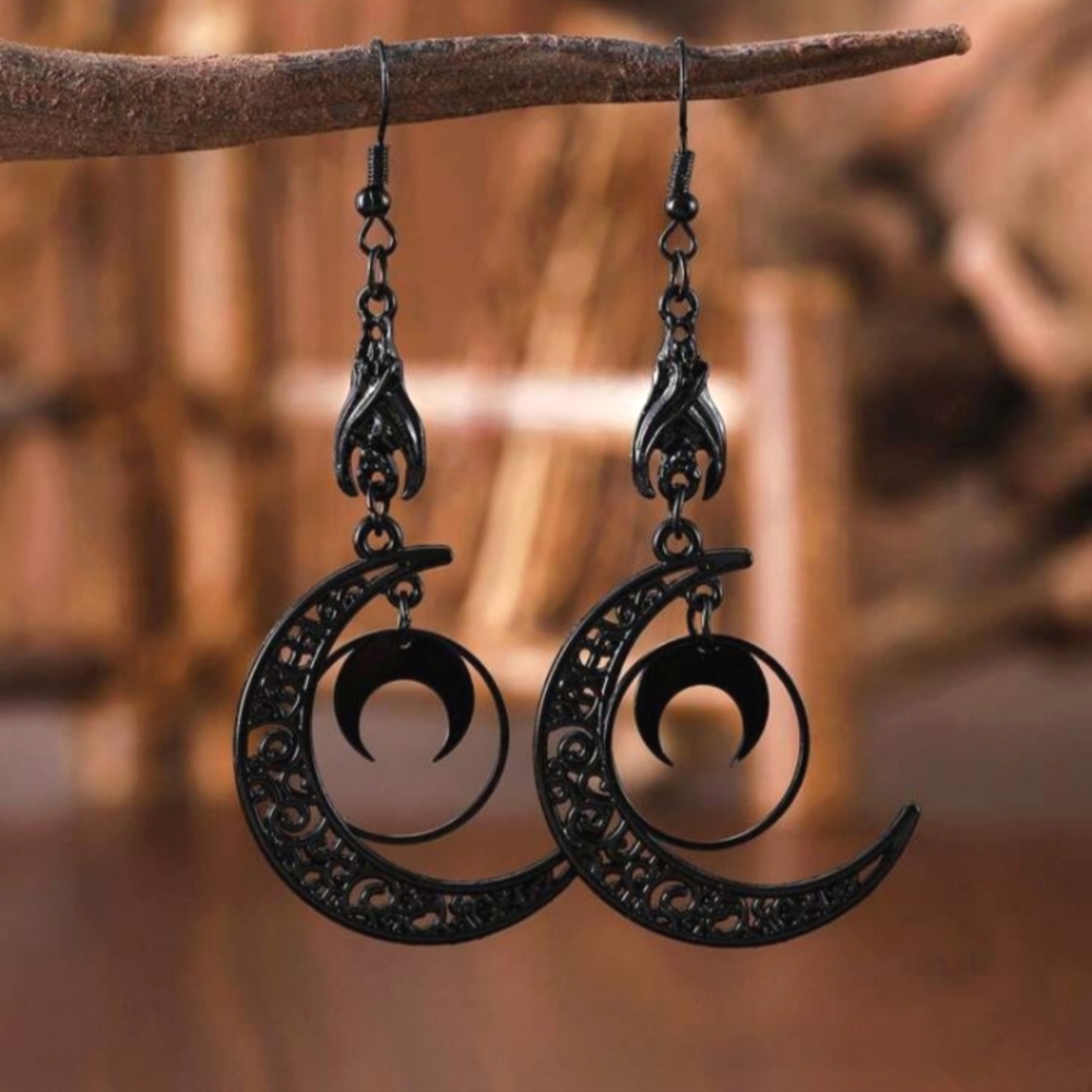 3 For $13💛Elegant Black Crescent Moon Earrings